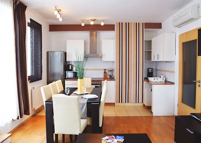 Senator Aparthotel 4*