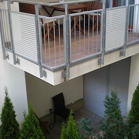 Hotel apartamentowy Senator